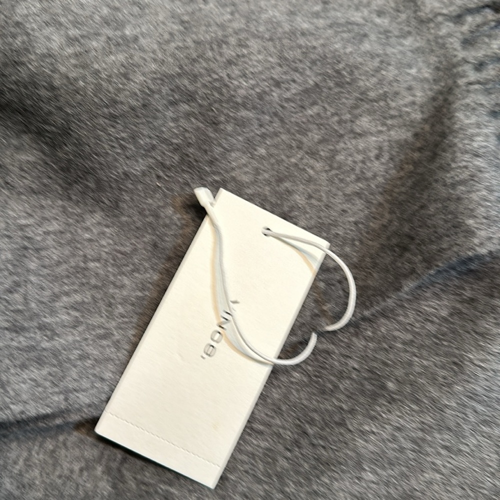 New Vince 100% Merino Wool/Laine Scarf. Gray. - Picture 3 of 7